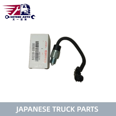 Japońskie części ciężarówek Lampa tylna Przełącznik odwrotny 84210-E0030 84210-E0170 dla HINO 700 PROFIA E13C