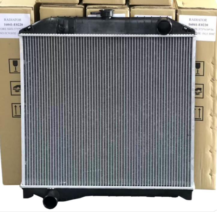 Części silnika Hino 16090-6790 S16A0-E0293 Radiator Assy dla HINO RANGER 500 J08C Japońskie części ciężarówek